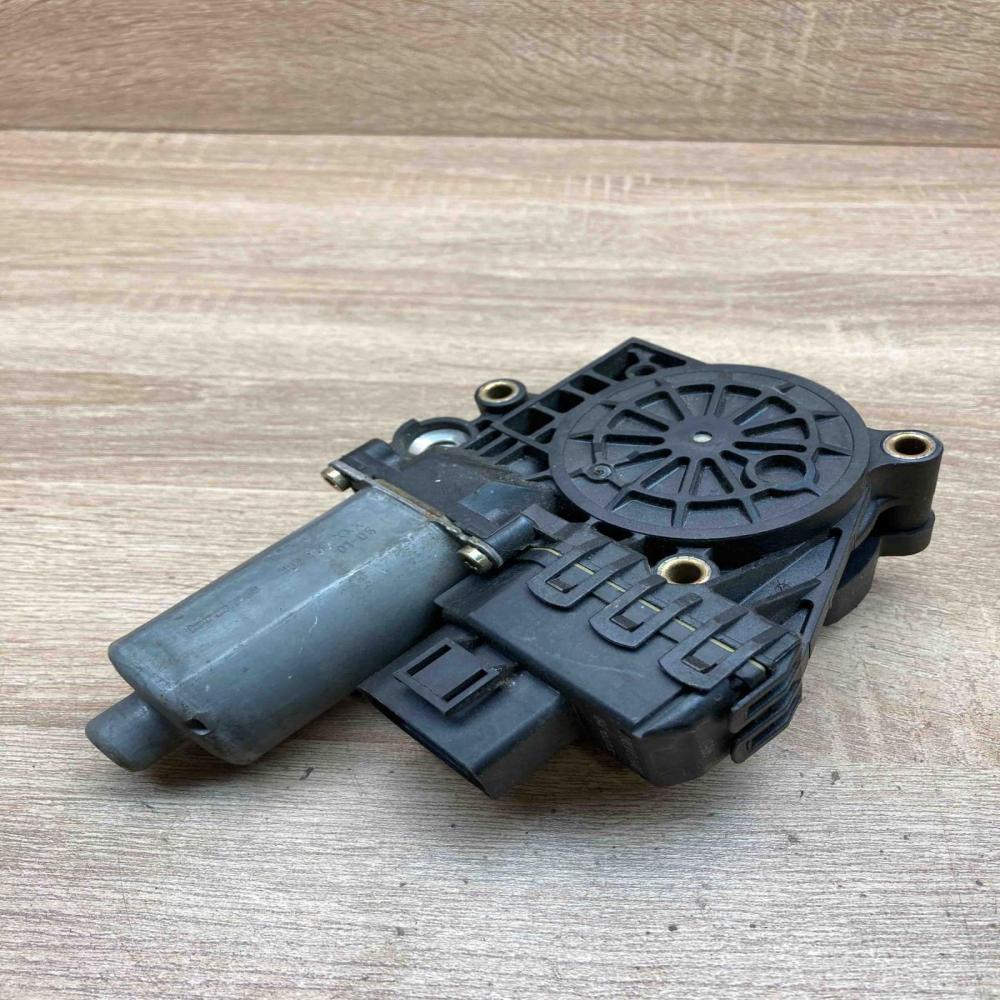 9449057 2303002600  Rear door window regulator motor Audi A6 S6 C5 4B