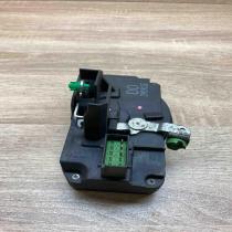 24414113 DD  Front door lock Opel Vectra B