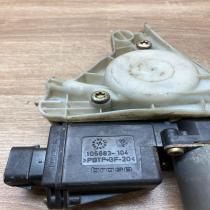 105683 104 114846 301  Rear door window regulator motor Mitsubishi Carisma