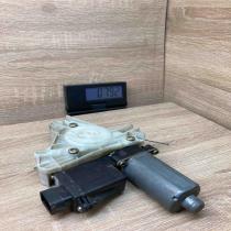105683 104 114846 301  Rear door window regulator motor Mitsubishi Carisma