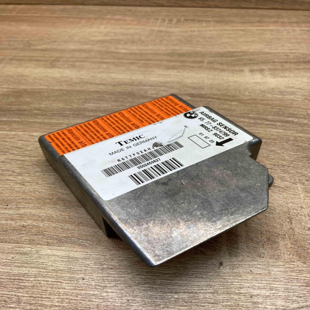8374799   Airbag control unit/module BMW 3 E36