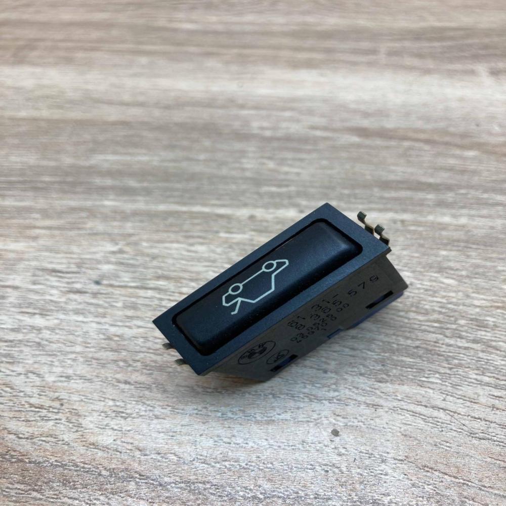 8365579   Tailgate/boot open switch button BMW 5 E39