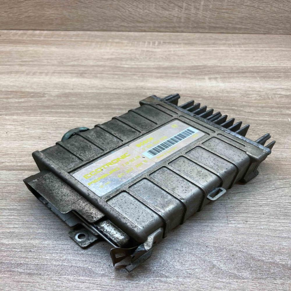 811907383B 0285007032  Engine control unit/module ECU Volkswagen Golf II