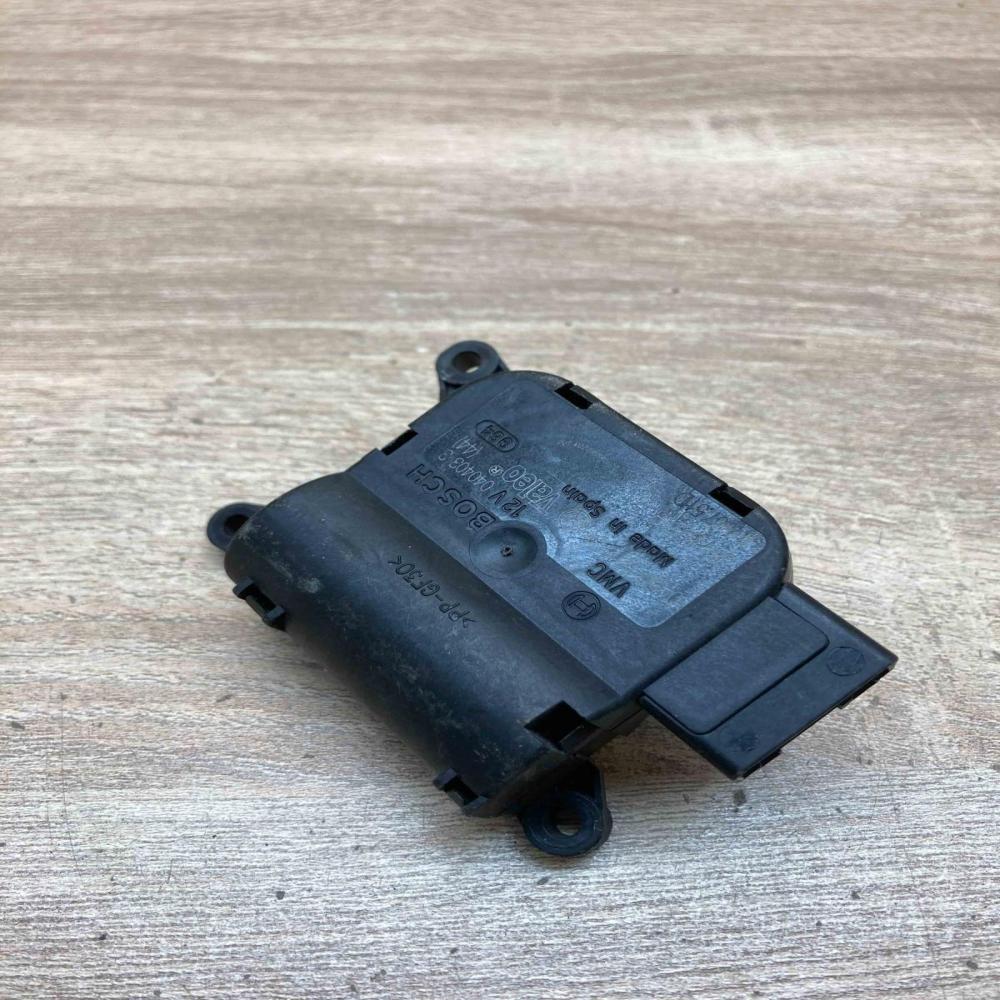 1K1907511D 0132801338  Air flap motor/actuator Audi A3 S3 8P