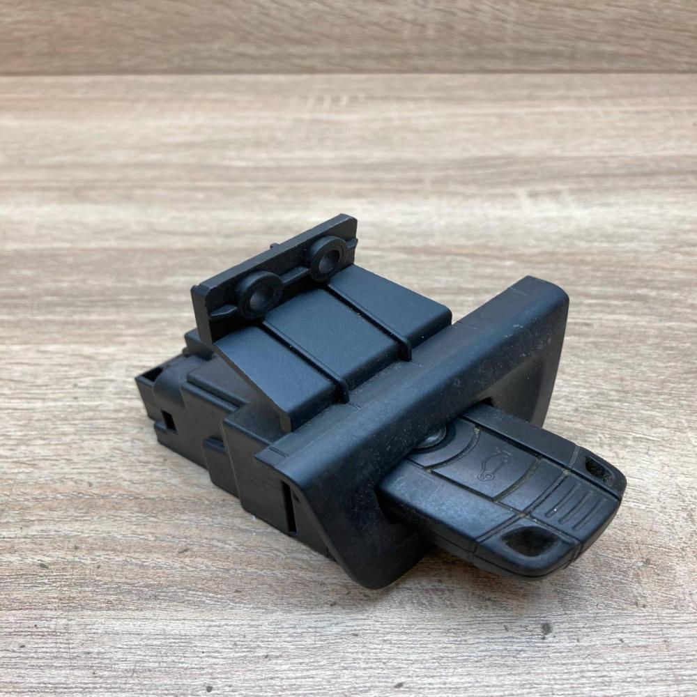 6933708 108625 10 With Key Ignition lock BMW 1 E81 E87