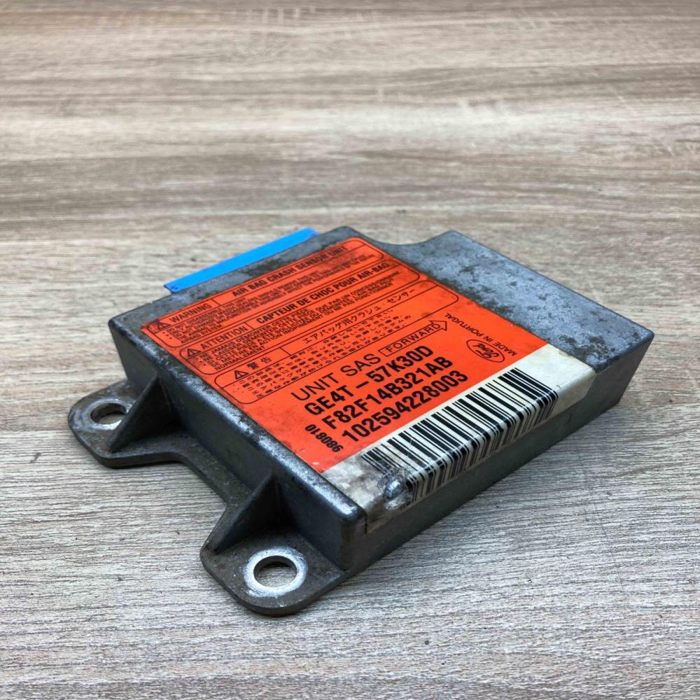 GE4T 57K30D   Airbag control unit/module Mazda 626