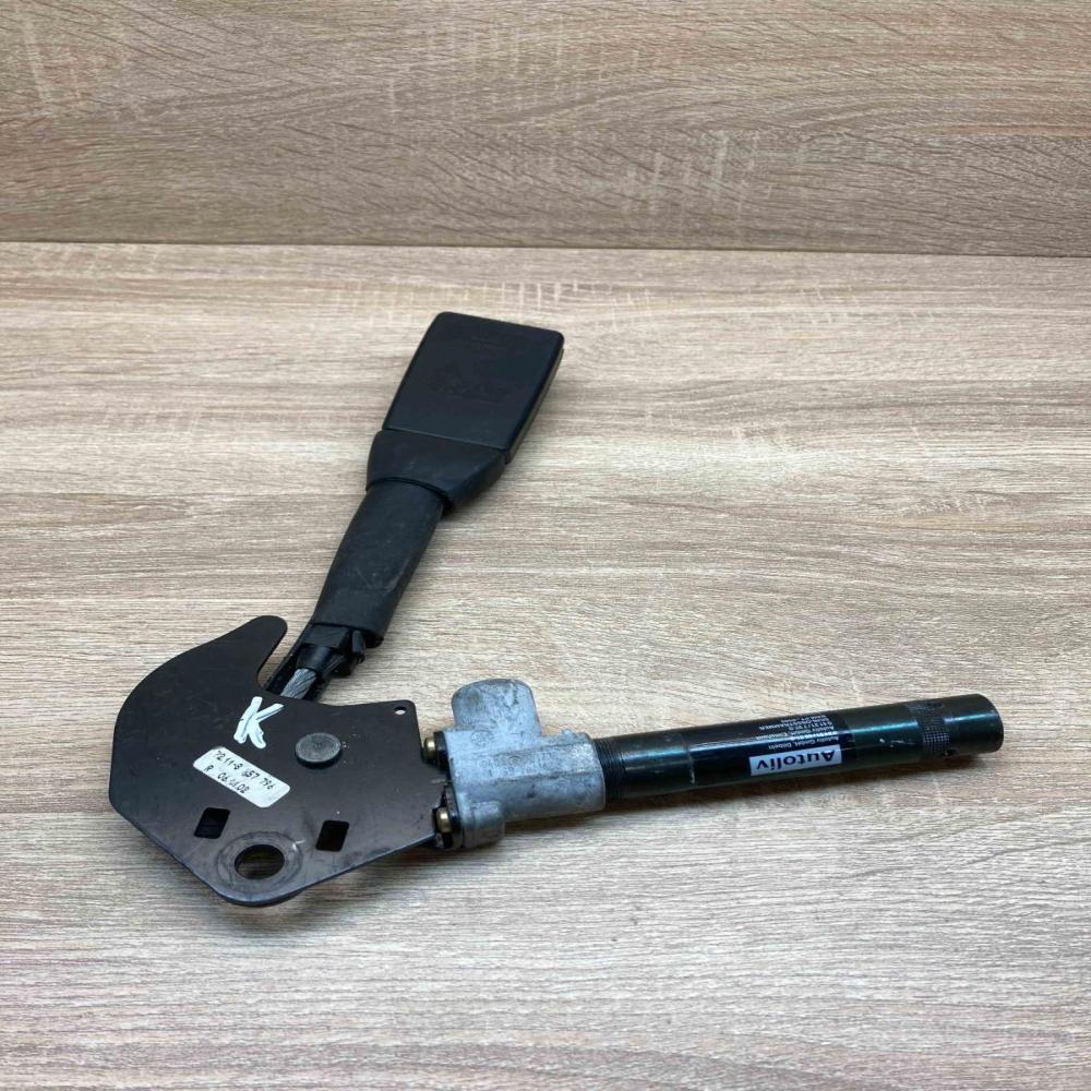 8257796 563067417C  Front seatbelt buckle BMW 5 E39