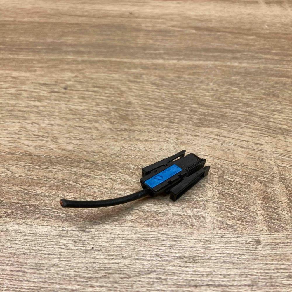 1378460 927587  Plug wire BMW X5 F15