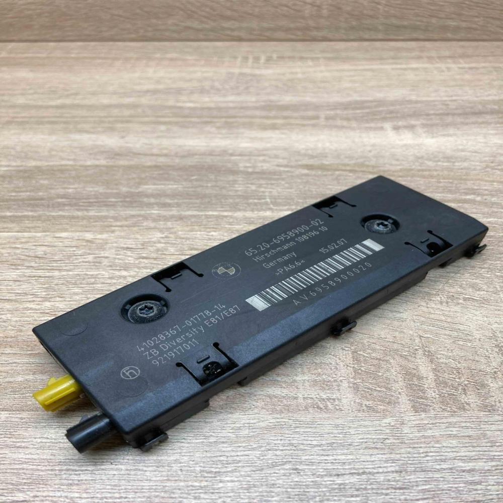 6958900 6958900 02  Aerial antenna amplifier BMW 1 E81 E87