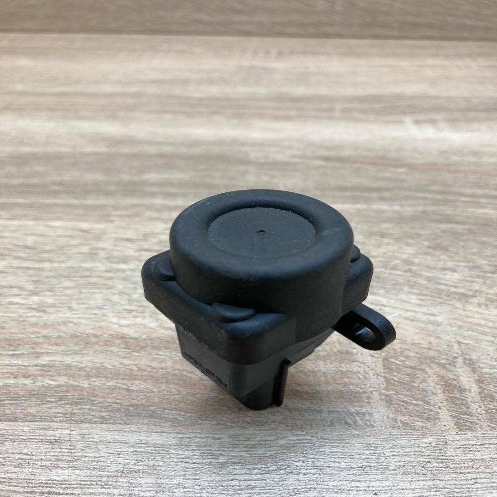 W0T100030 35910S04G010  Fuel cut-off switch Honda CR-V