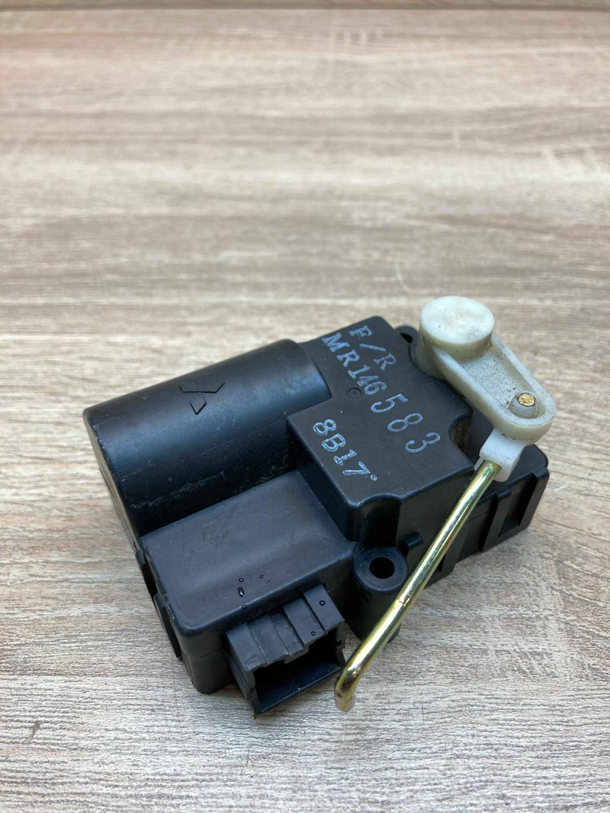 MR146583 8B17  Air flap motor/actuator Volvo S40, V40