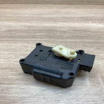 2K44030860 001011  Air flap motor/actuator Nissan Almera Tino