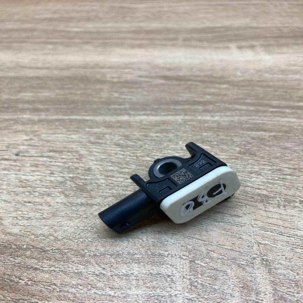 9234989   Airbag deployment crash/impact sensor BMW 3 F30 F35 F31