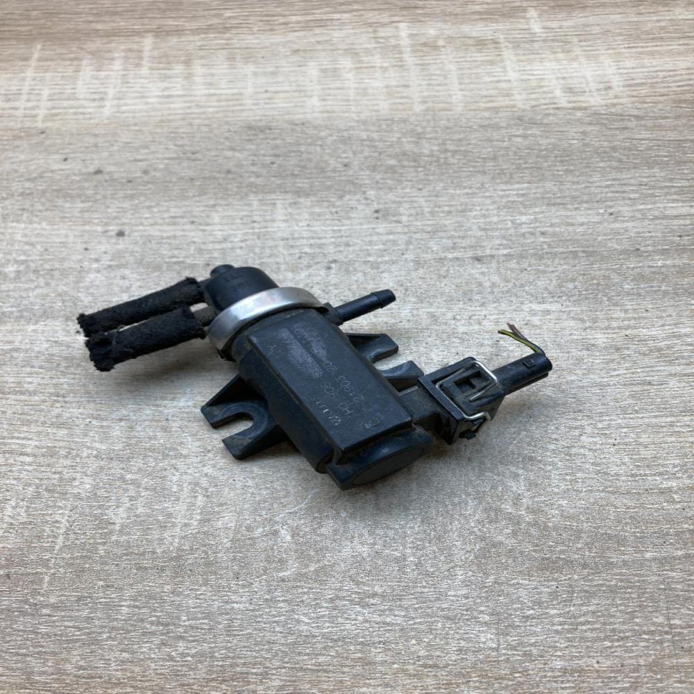 1H0906627 72190320  Turbo solenoid valve Volkswagen Transporter - Caravelle T4