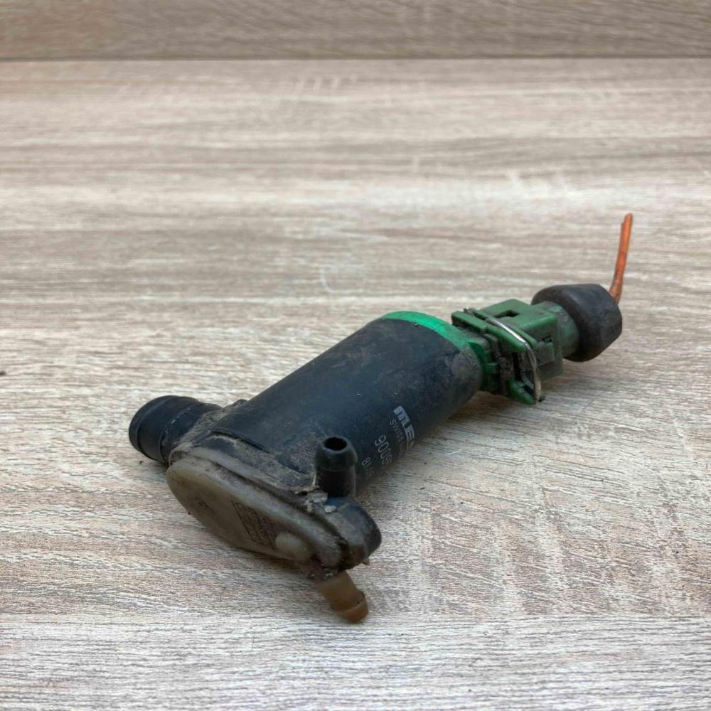 90095 8MB With Plug Windscreen/windshield washer pump Peugeot 306