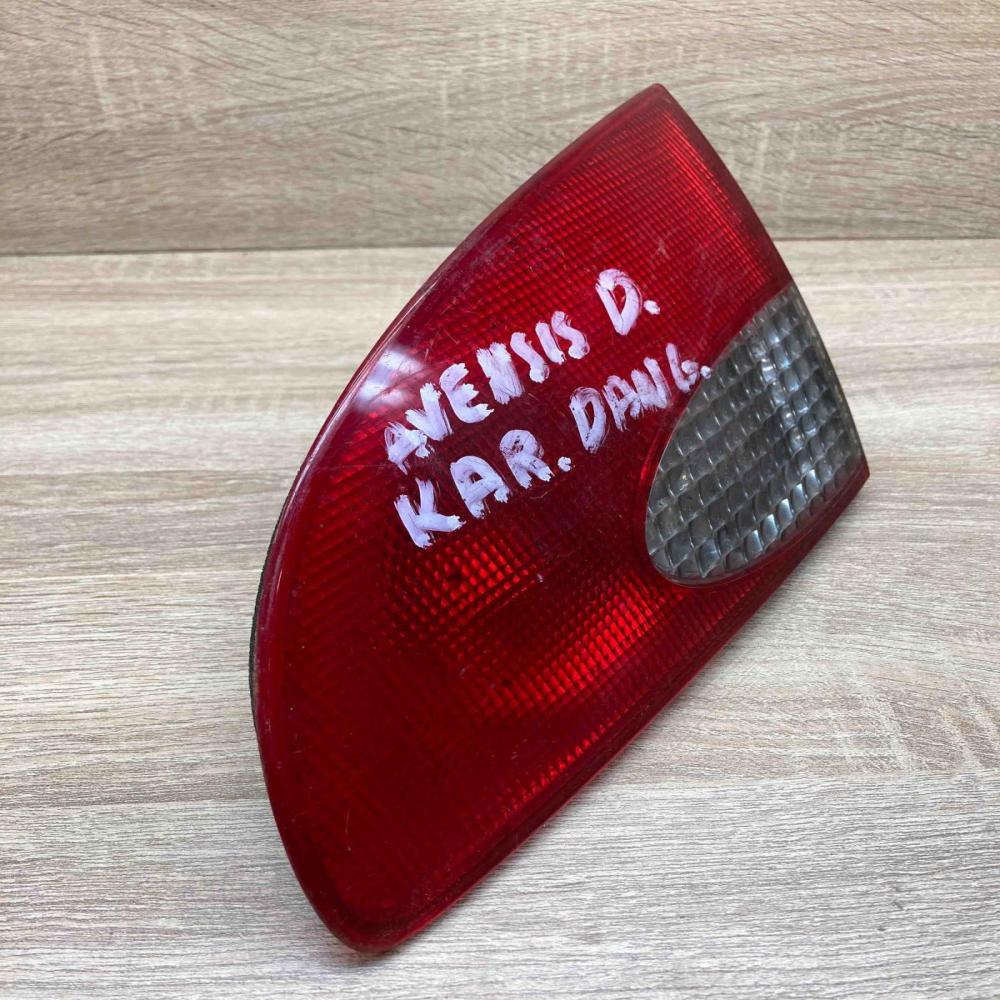 Toyota Avensis Right Side  Rear/tail lights Toyota Avensis T250
