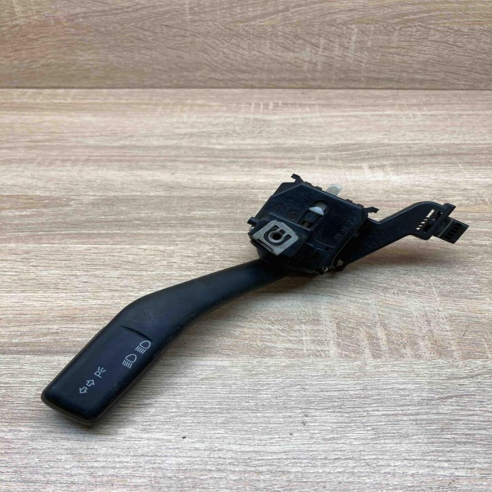 1K0953513   Indicator stalk Volkswagen Golf V