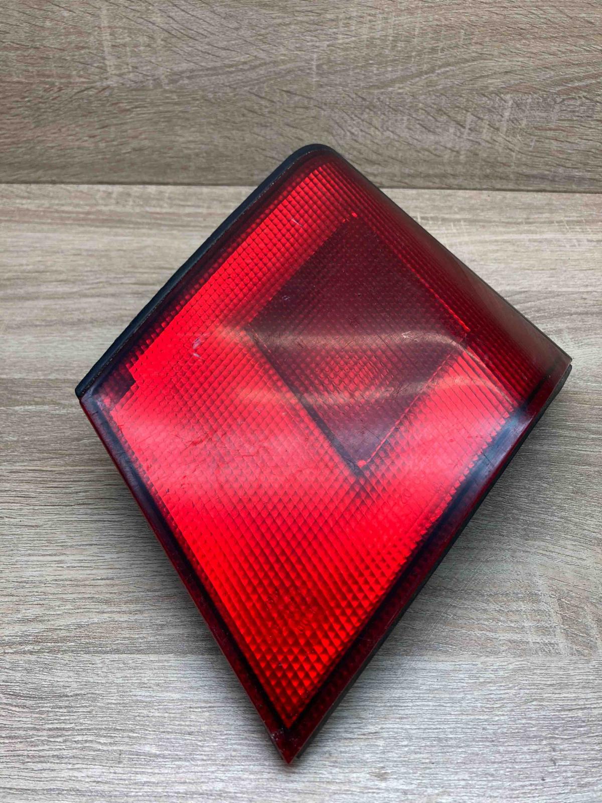MB952168 29200203  Tailgate rear/tail lights Mitsubishi Carisma