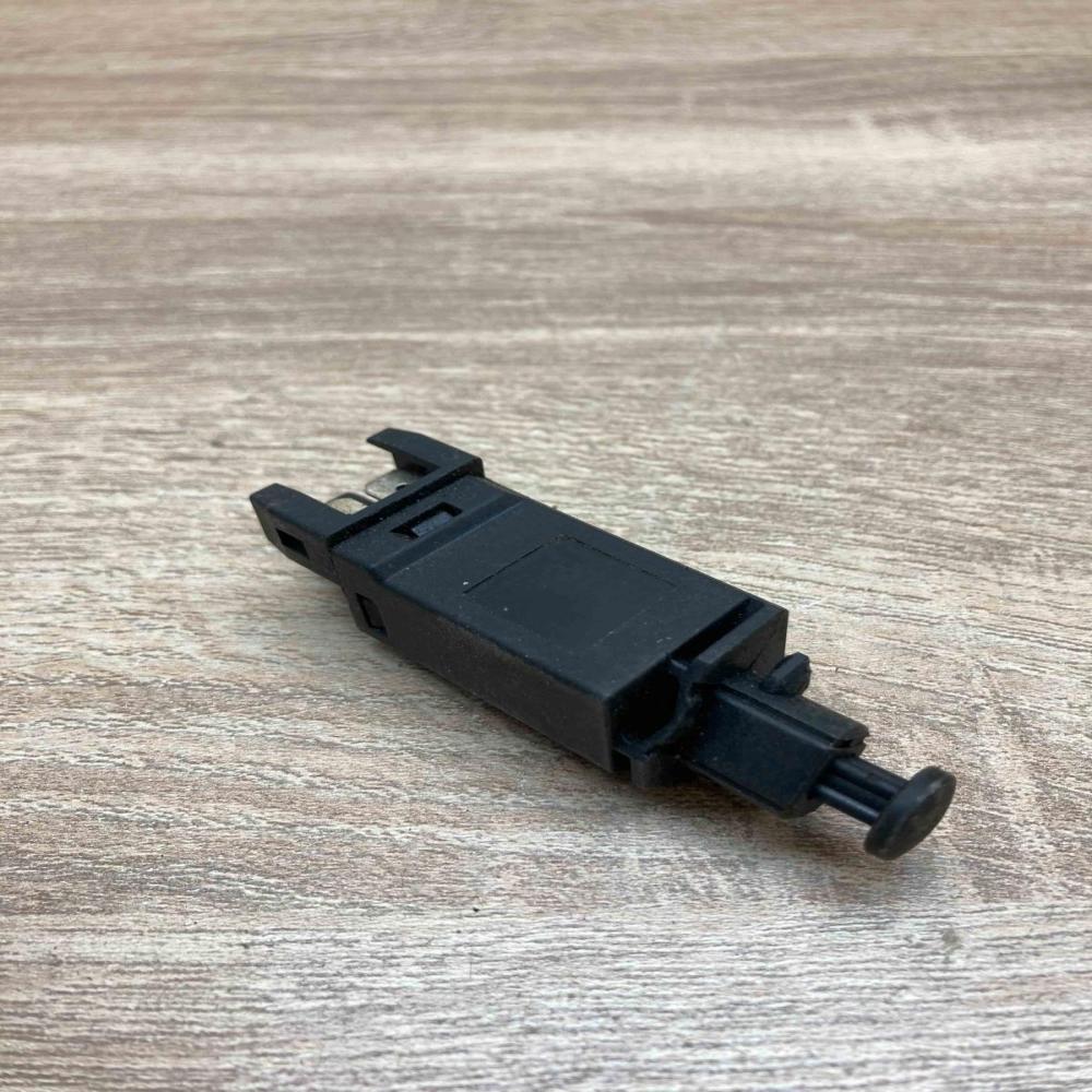 V10 73 0088 987069823  Brake pedal sensor switch Volkswagen Sharan