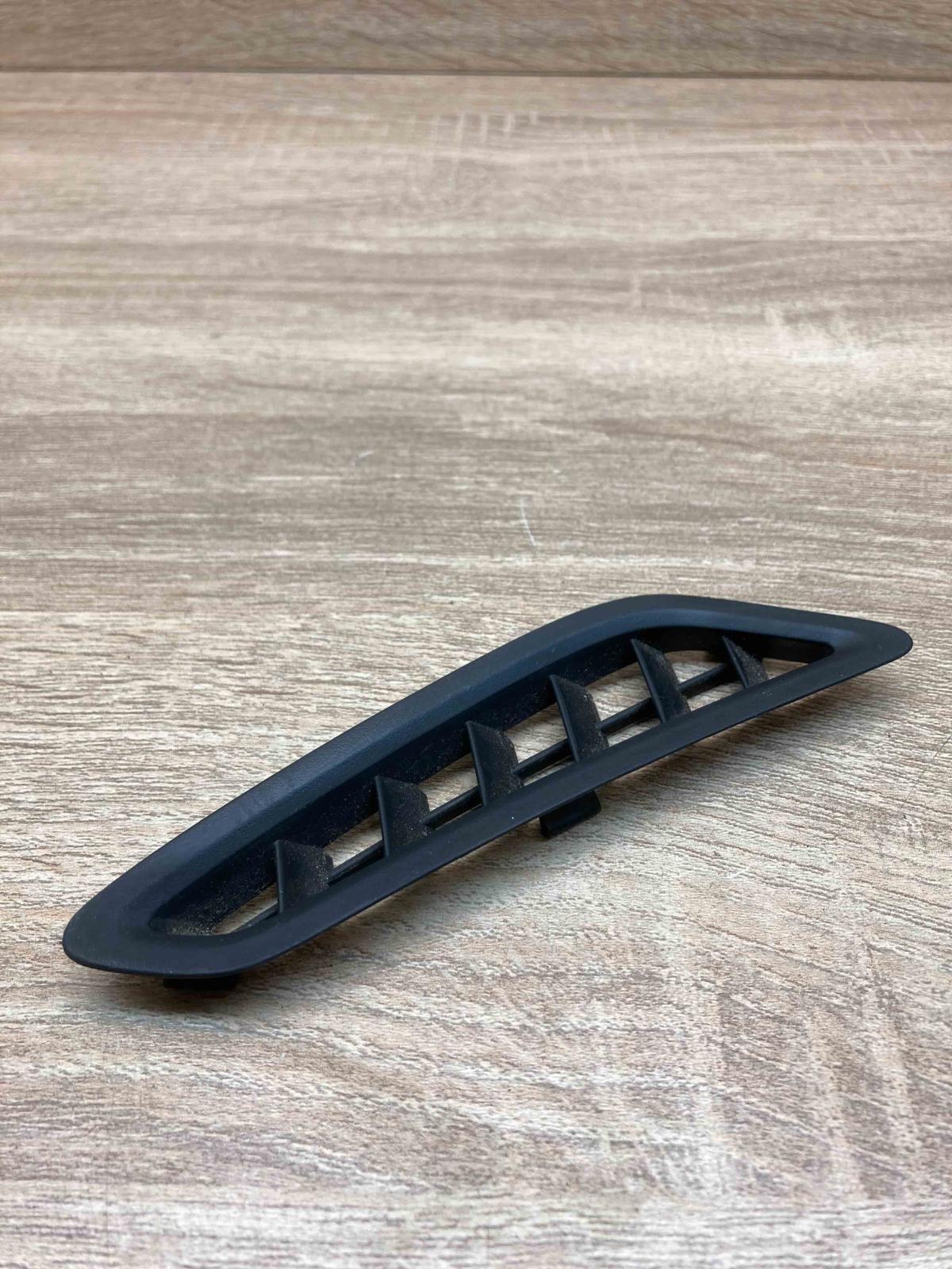 77475 SMG E010 M1   Quarter panel pressure vent Honda Civic