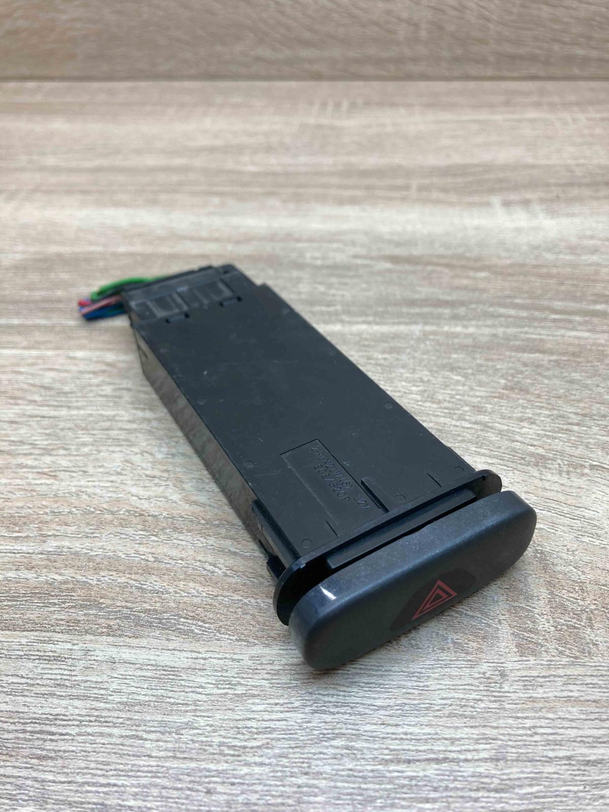 8622091 99W28B With Plug Hazard light switch Volvo S70  V70  V70 XC