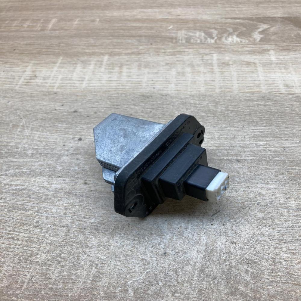PM010010B HB180GJ6A  Heater blower motor/fan resistor Mazda 6