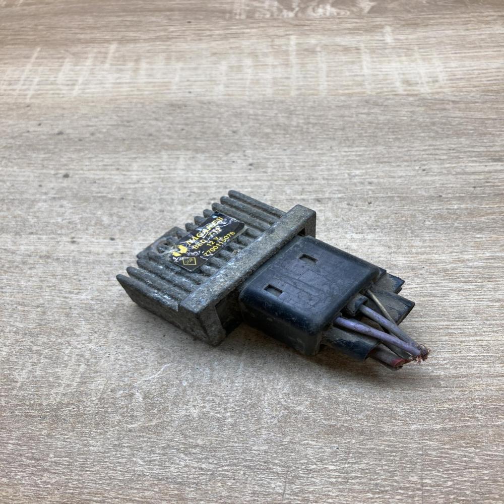 7700115078   Glow plug pre-heat relay Renault Laguna II