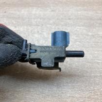 90910 12219   Vacuum valve Toyota Avensis T220
