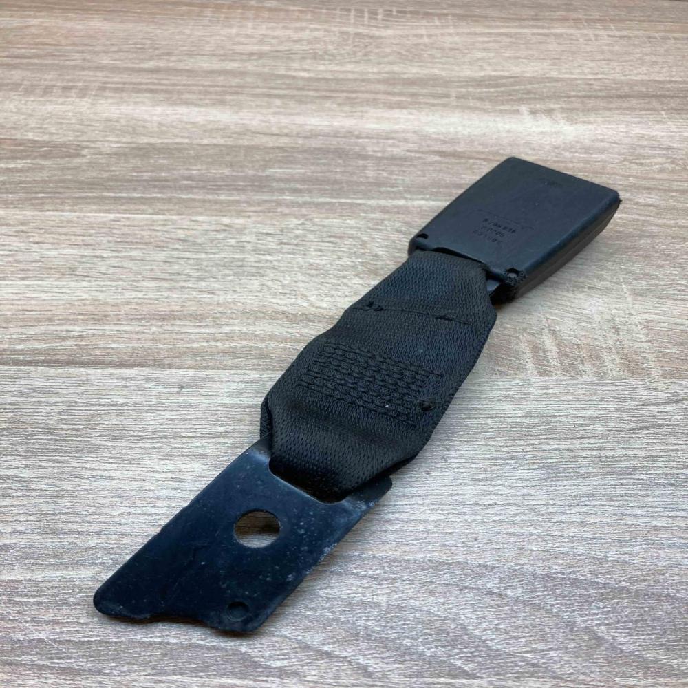 8209886 00057798  Third row seat belt BMW 5 E39