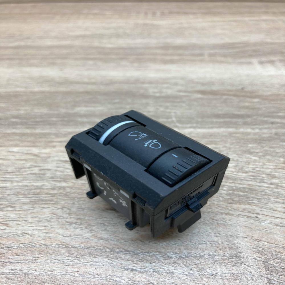 1Z0941333   Headlight level height control switch Skoda Octavia Mk2 (1Z)