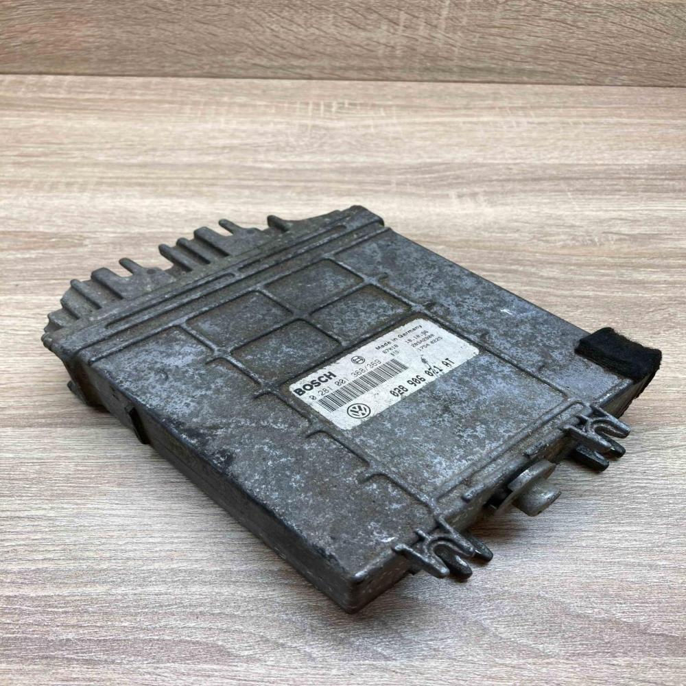 028906021AT 0281001368  Engine control unit/module ECU Volkswagen PASSAT B4