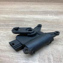 1K0907511B 0132801341  Air flap motor/actuator Audi A3 S3 8P