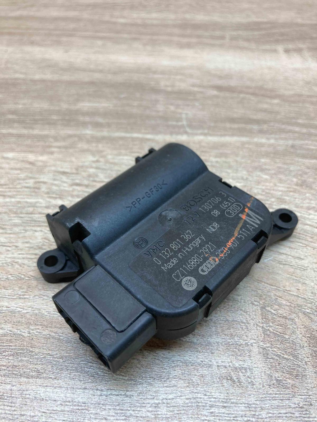 3C0907511A 0132801362  Air flap motor/actuator Volkswagen Golf IV