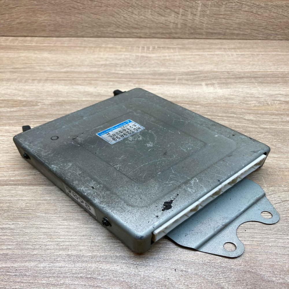 MD329098 E2T63286 6Y21 Engine control unit/module ECU Mitsubishi Carisma