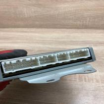 MD329098 E2T63286 6Y21 Engine control unit/module ECU Mitsubishi Carisma