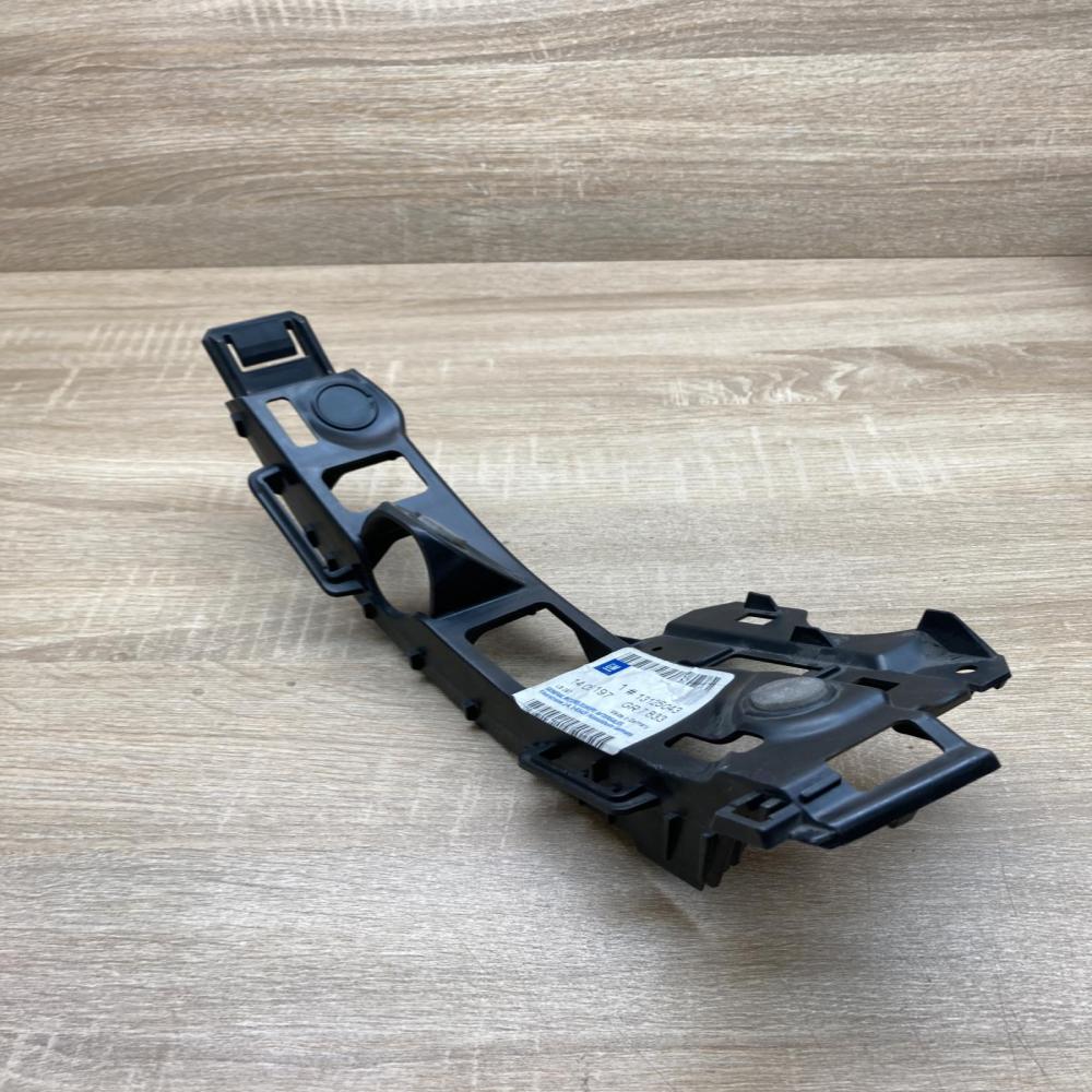 13125043   Rear bumper mounting bracket Opel Zafira B