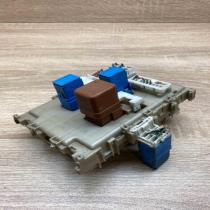 24350 5M300 0927001  Fuse module Nissan Almera N16
