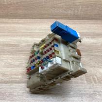 24350 5M300 0927001  Fuse module Nissan Almera N16