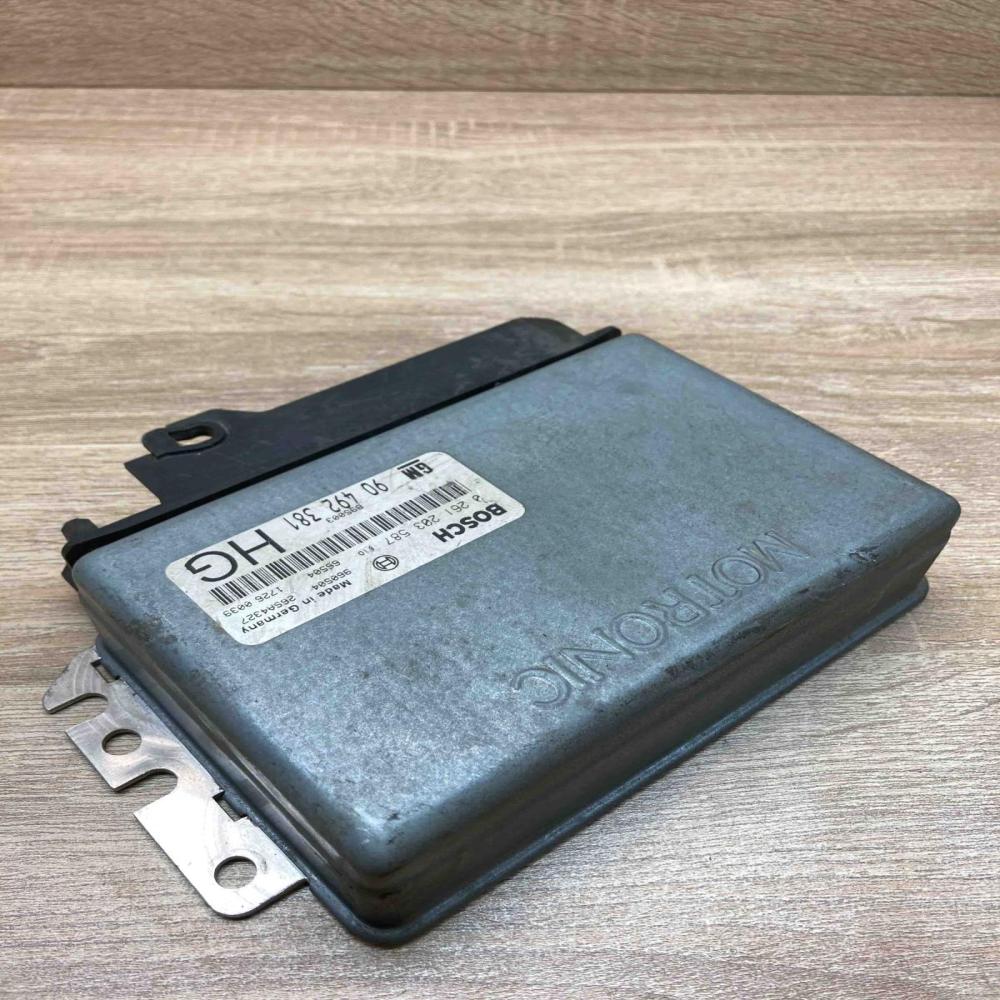 90492381 0261203587  Engine control unit/module ECU Opel Omega B1