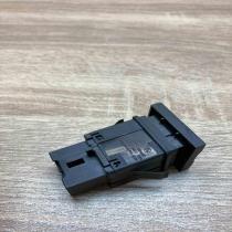 6Y0927134   ESP (stability program) switch Skoda Fabia Mk1 (6Y)