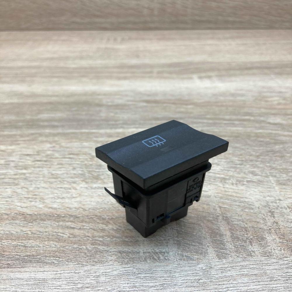 6Y0959621 145 07  Windscreen/window heater switch Skoda Fabia Mk1 (6Y)