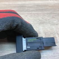 1Z0919235B 151 07  Passenger airbag on/off switch Skoda Octavia Mk2 (1Z)