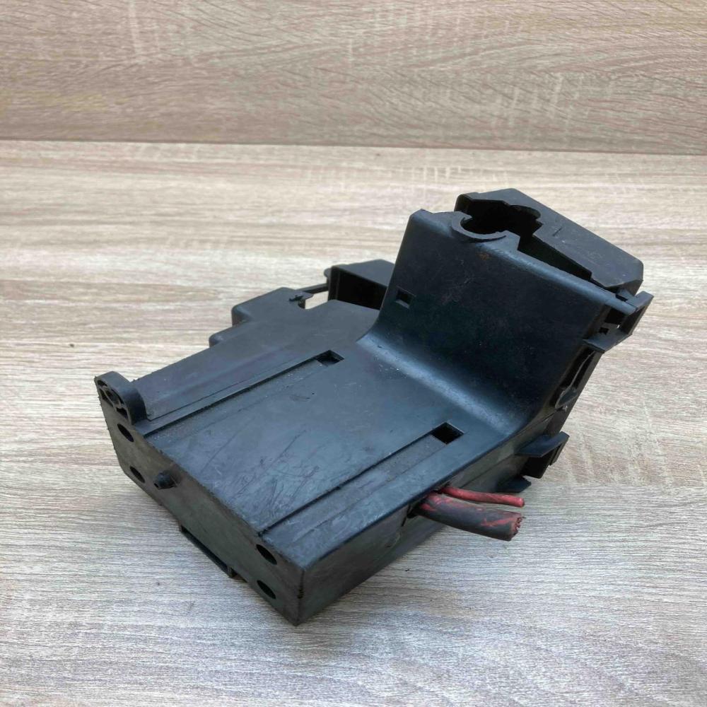 7703397332   Fuse box cover Renault Megane I