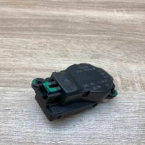 4PUH 19E616 BC EAD151  Air flap motor/actuator Citroen C5