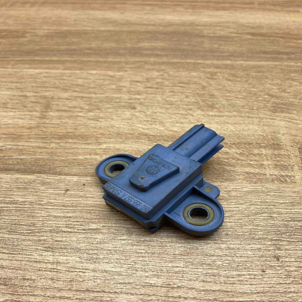 1K0955557A   Airbag deployment crash/impact sensor Volkswagen Golf V