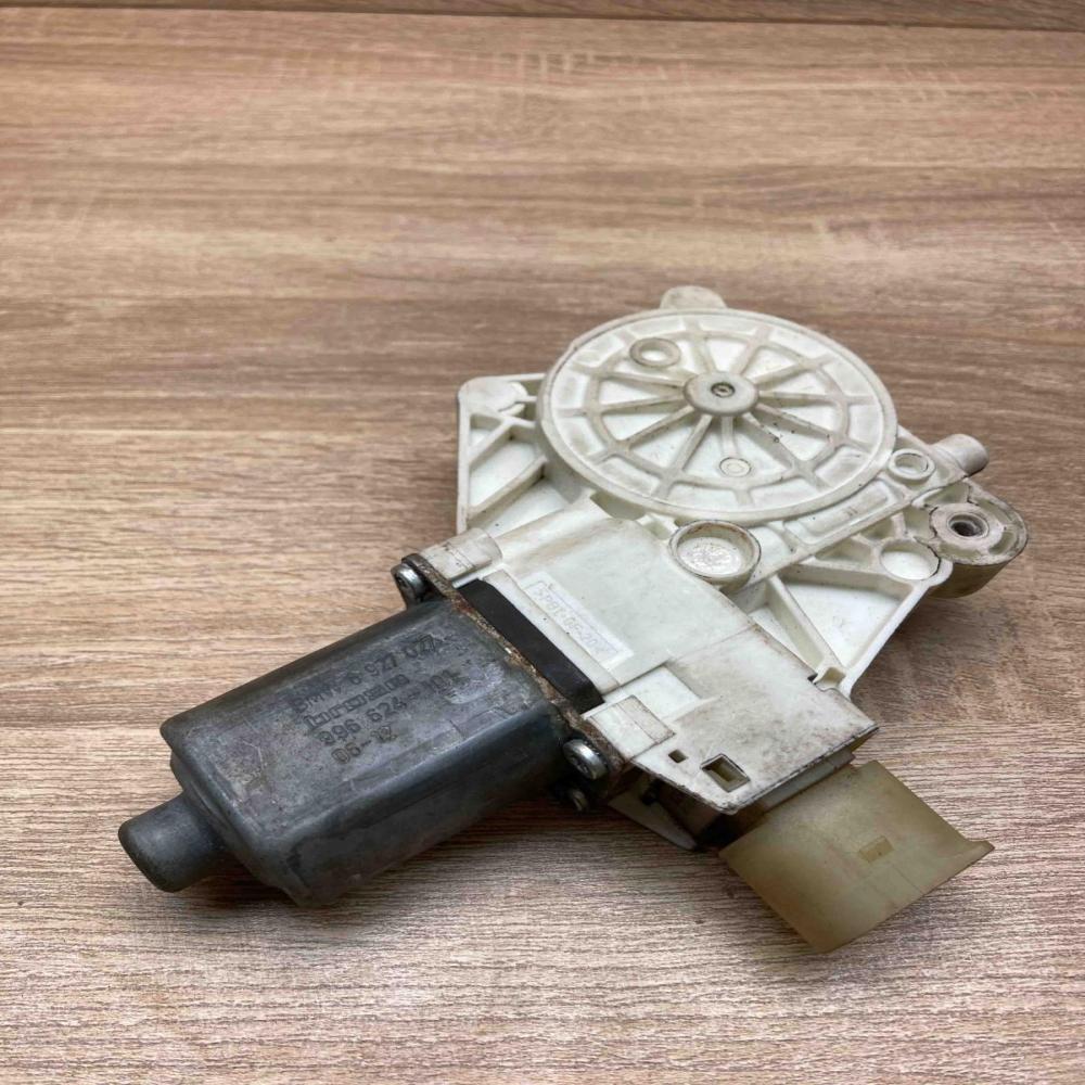 6927027 0130822226  Rear door window regulator motor BMW 3 E90 E91