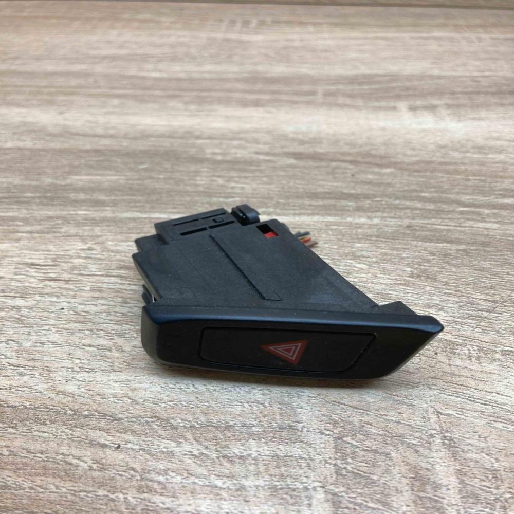 8K1941509 211 245 000 With Plug Hazard light switch Audi A4 S4 B8 8K