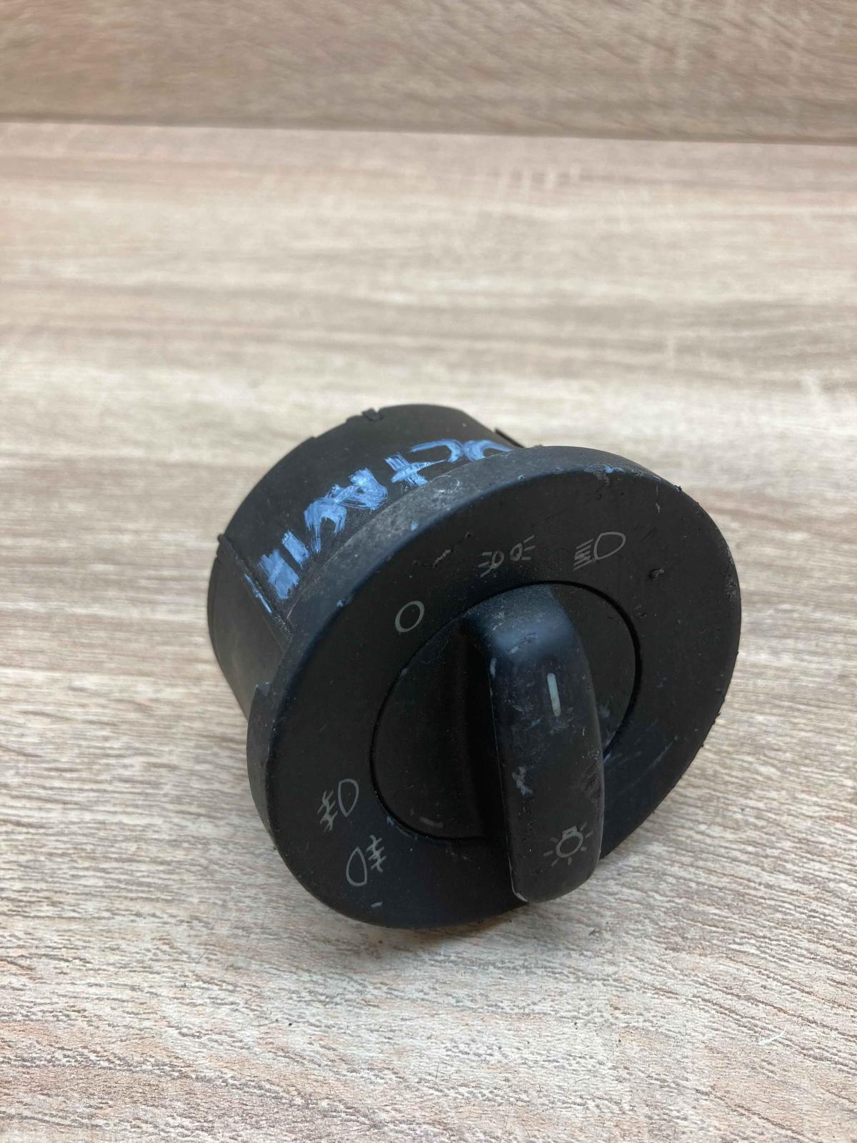 1Z0941431C   Light switch Skoda Octavia Mk2 (1Z)