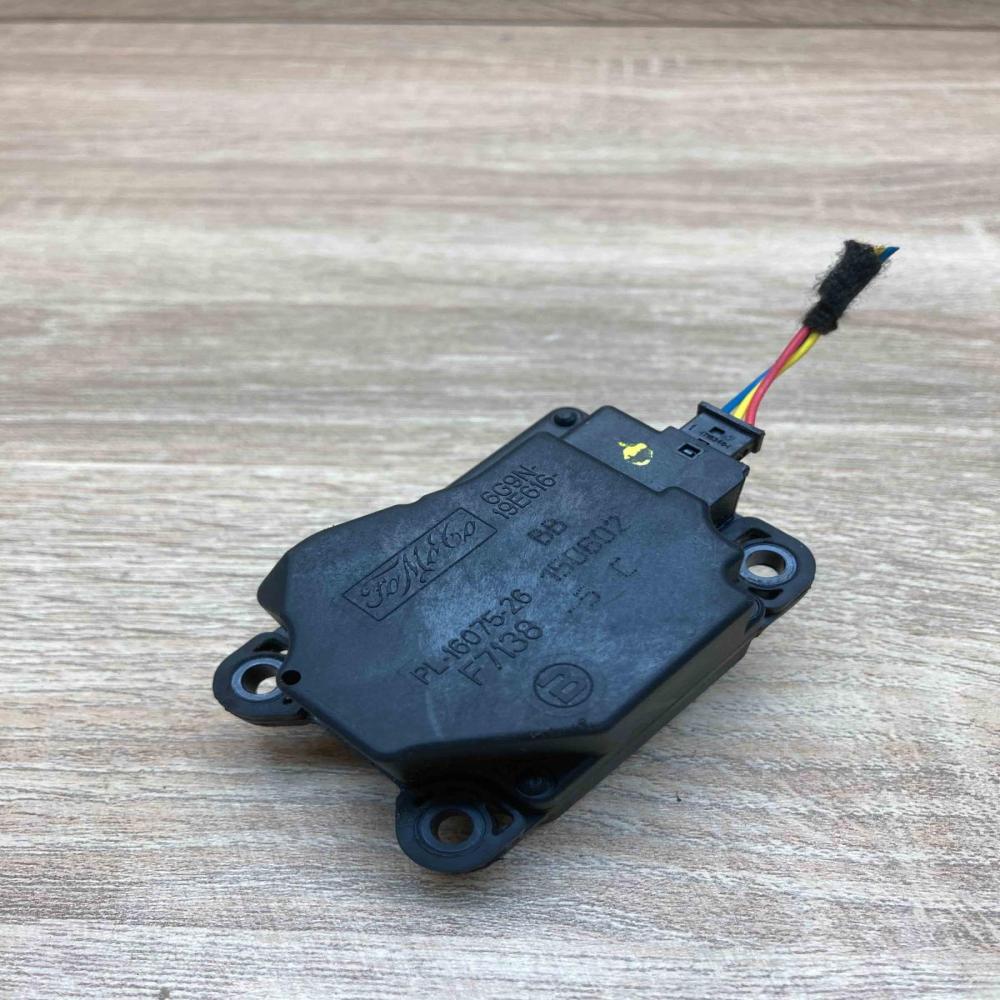 6G9N 19E616 BB F7138 With Plug Air flap motor/actuator Volvo V60