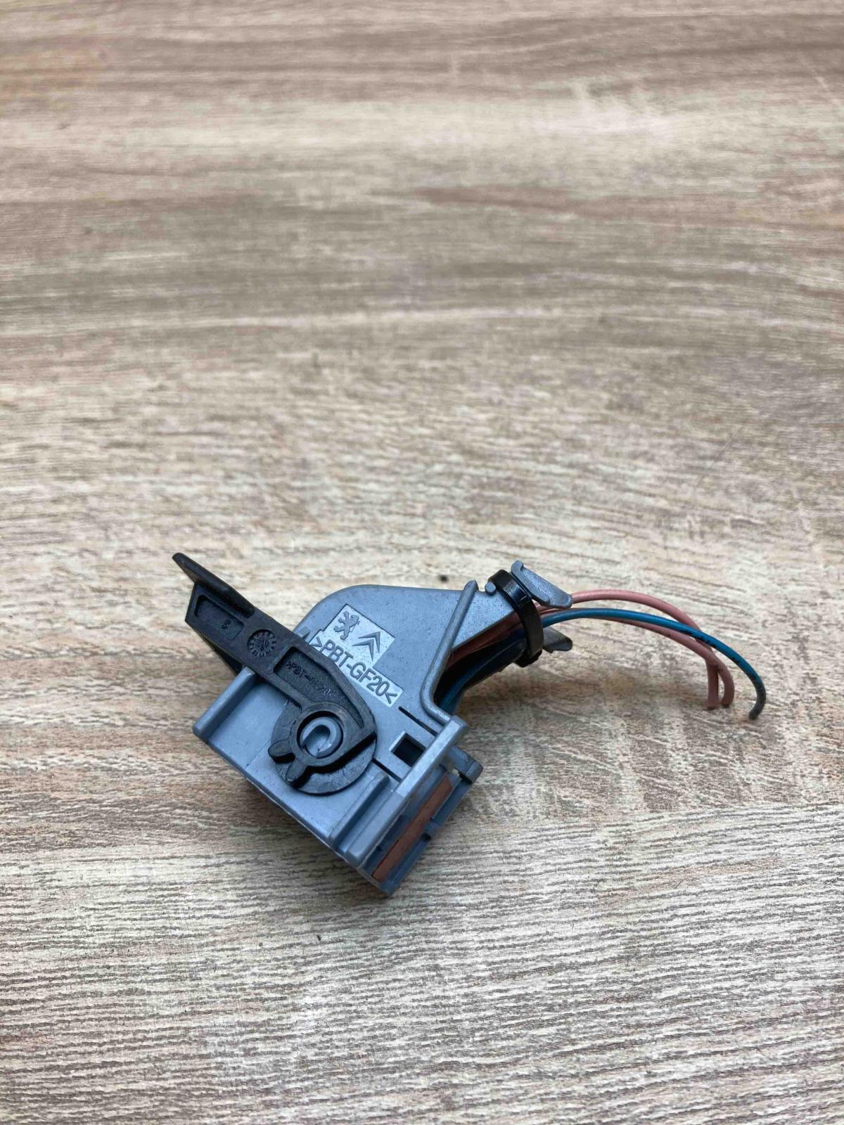 953122 Used  Plug wire Saab 9-5
